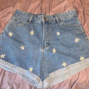 Size L (8-10) women’s jean shorts